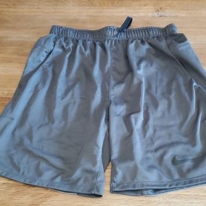 Men's Nikki shorts size medium